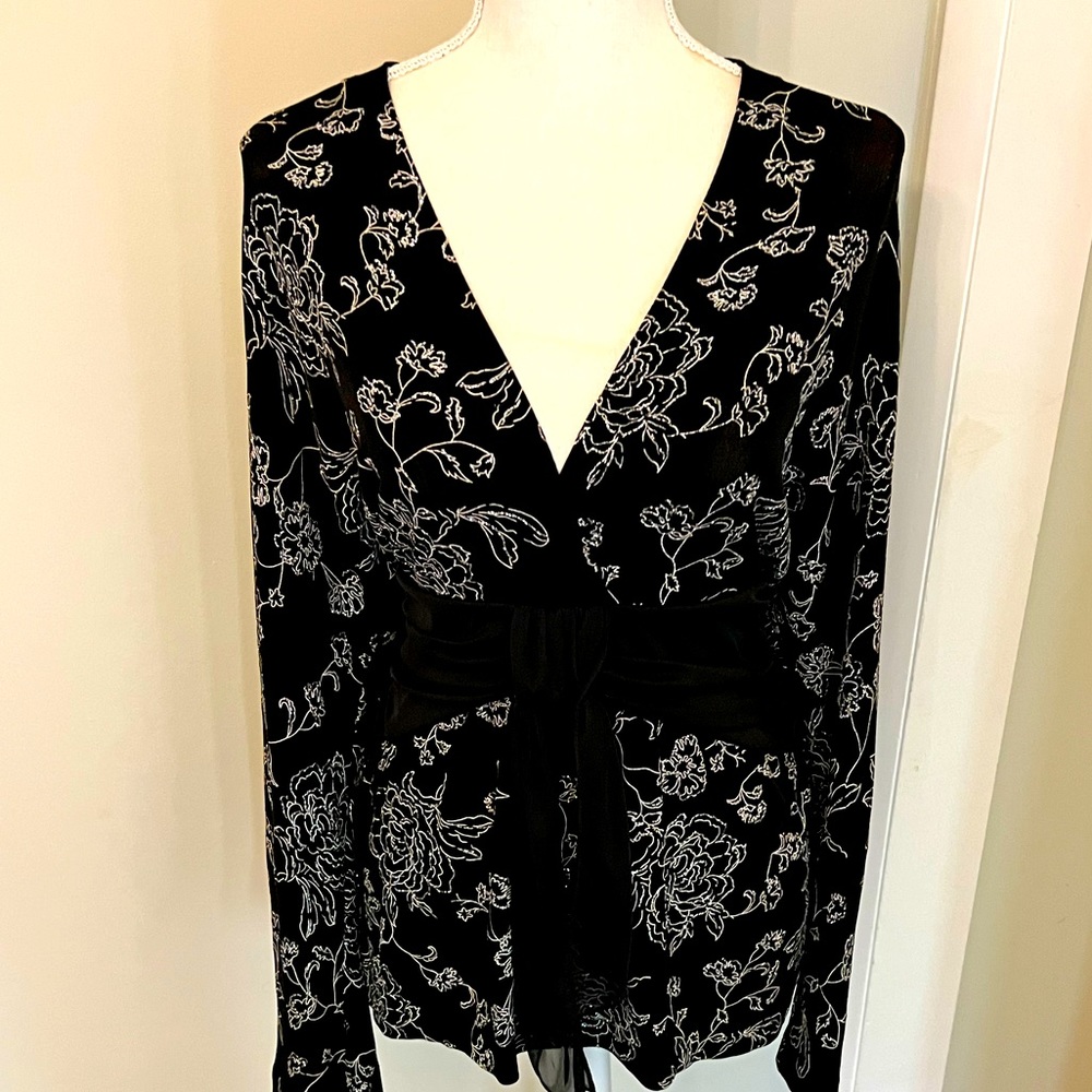 Stunning silver sequined threaded evening top.